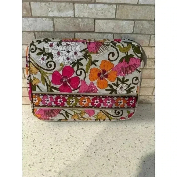 Vera Bradley Pink Tablet & eReader Sleeves/Pouches   #116 - Picture 1 of 2